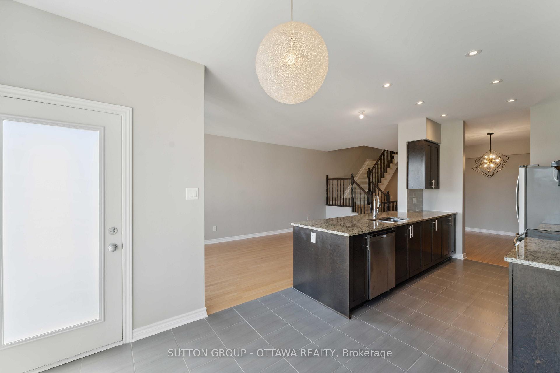Photo 17 of 136 Mattingly Way, Ottawa, Riverside South/Gloucester Glen — HOMEH