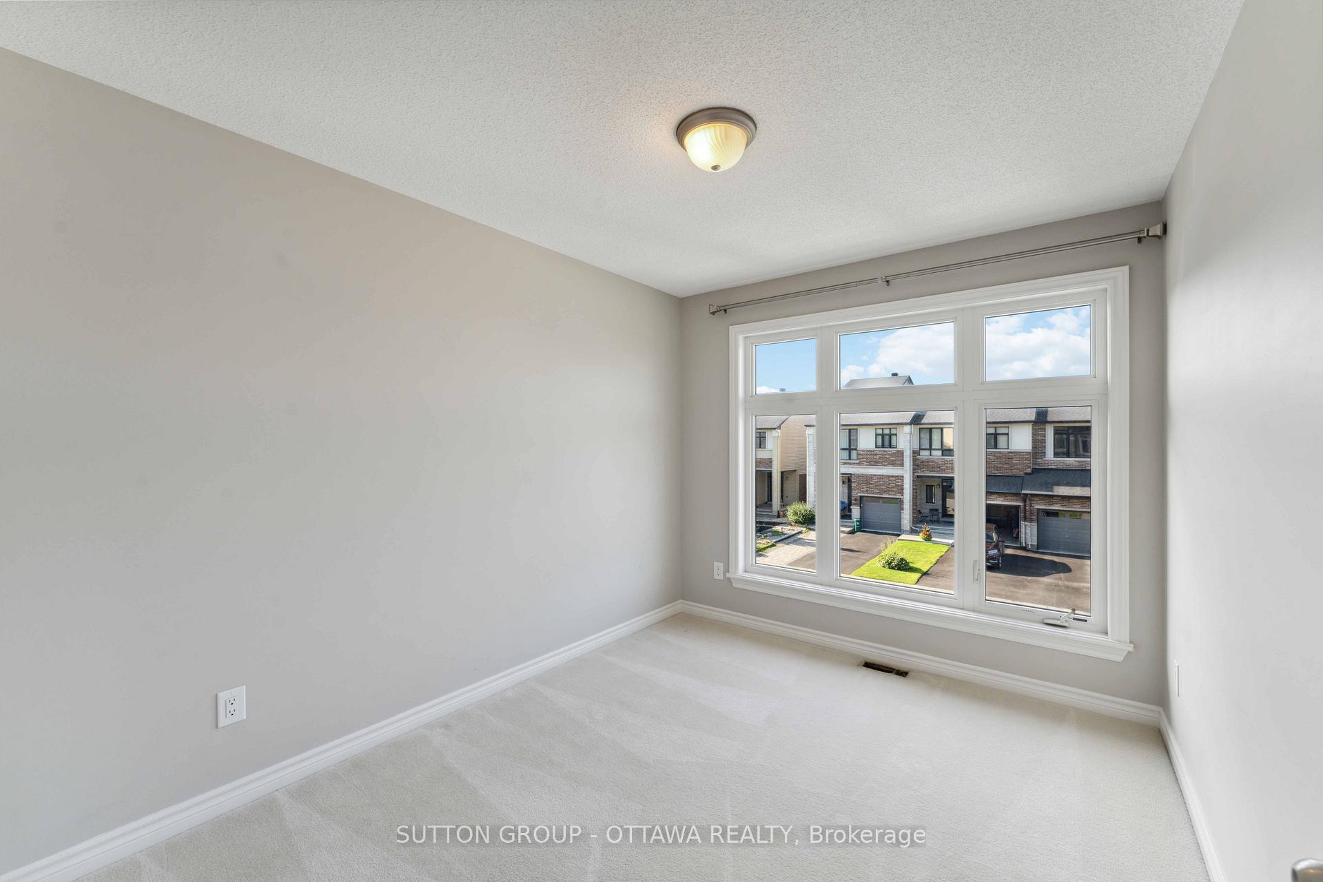 Photo 32 of 136 Mattingly Way, Ottawa, Riverside South/Gloucester Glen — HOMEH