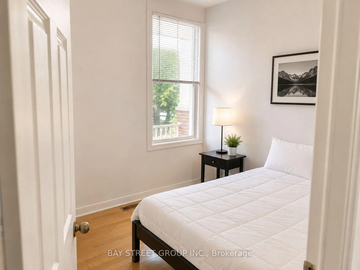 Photo 13 of 586 Huron Street, Toronto, The Annex — HOMEH
