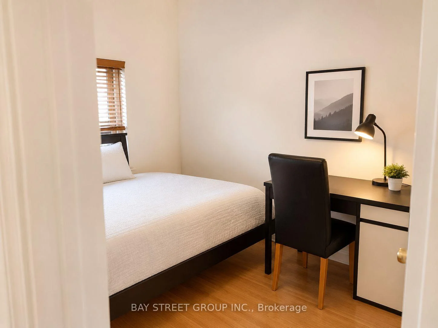 Photo 15 of 586 Huron Street, Toronto, The Annex — HOMEH