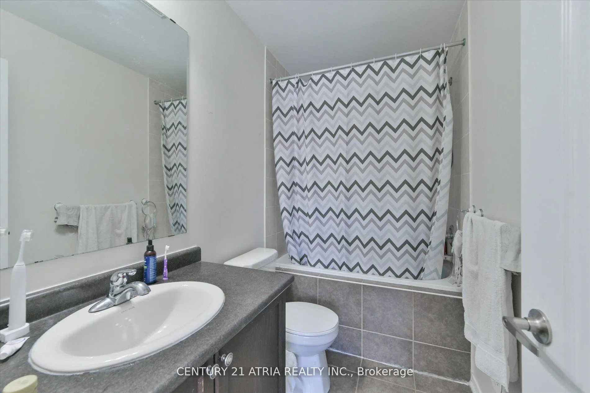 Photo 25 of 5245 Major Mackenzie Drive E, Markham, Berczy — HOMEH