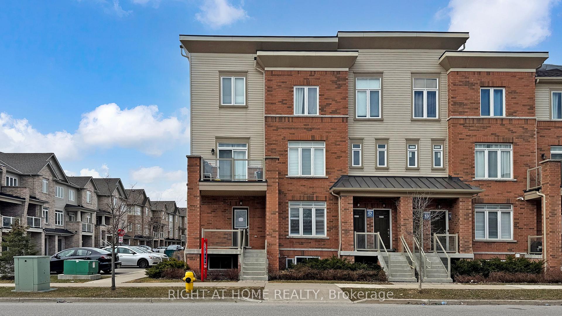 Photo 4 of Unit 16, 2710 William Jackson Drive E, Pickering, Duffin Heights — HOMEH