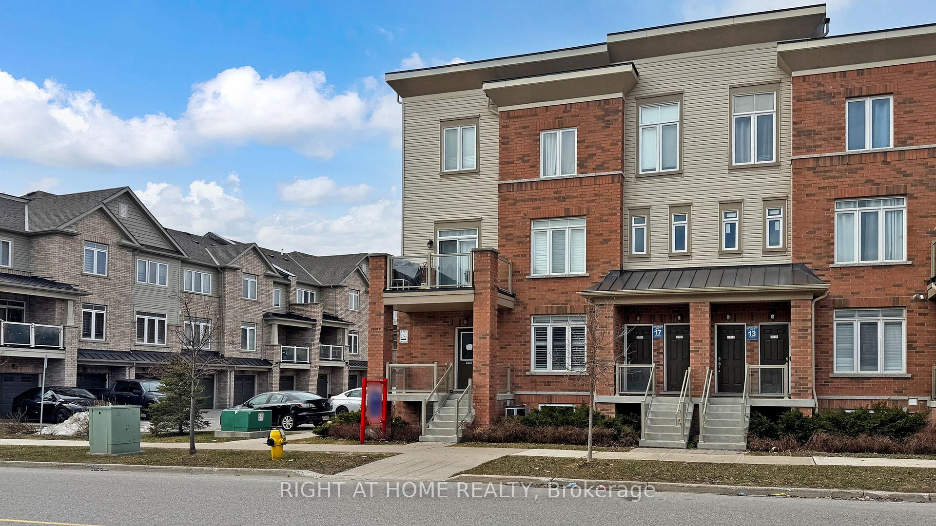 Photo 3 of Unit 16, 2710 William Jackson Drive E, Pickering, Duffin Heights — HOMEH