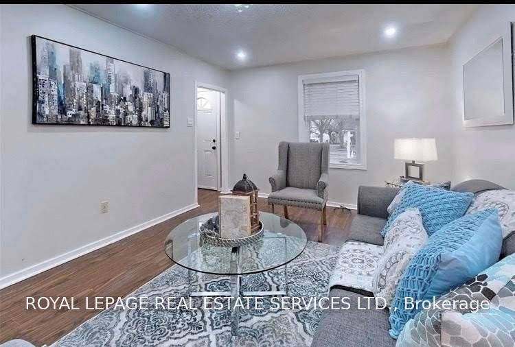 Photo 3 of 27 Normandy Boulevard, Halton Hills, Georgetown — HOMEH