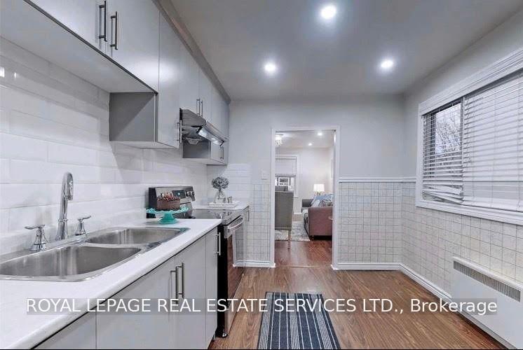 Photo 5 of 27 Normandy Boulevard, Halton Hills, Georgetown — HOMEH