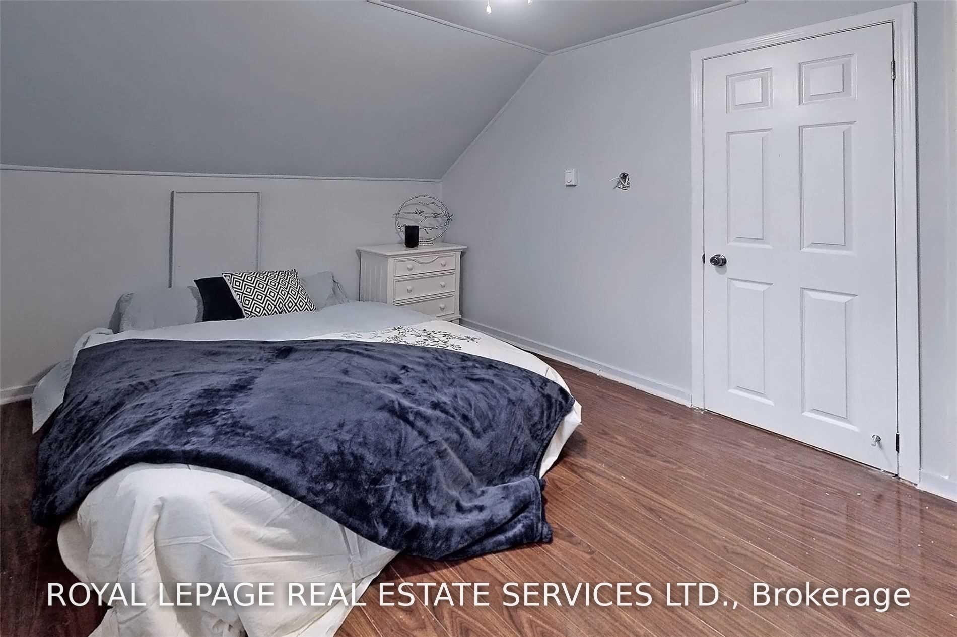 Photo 16 of 27 Normandy Boulevard, Halton Hills, Georgetown — HOMEH