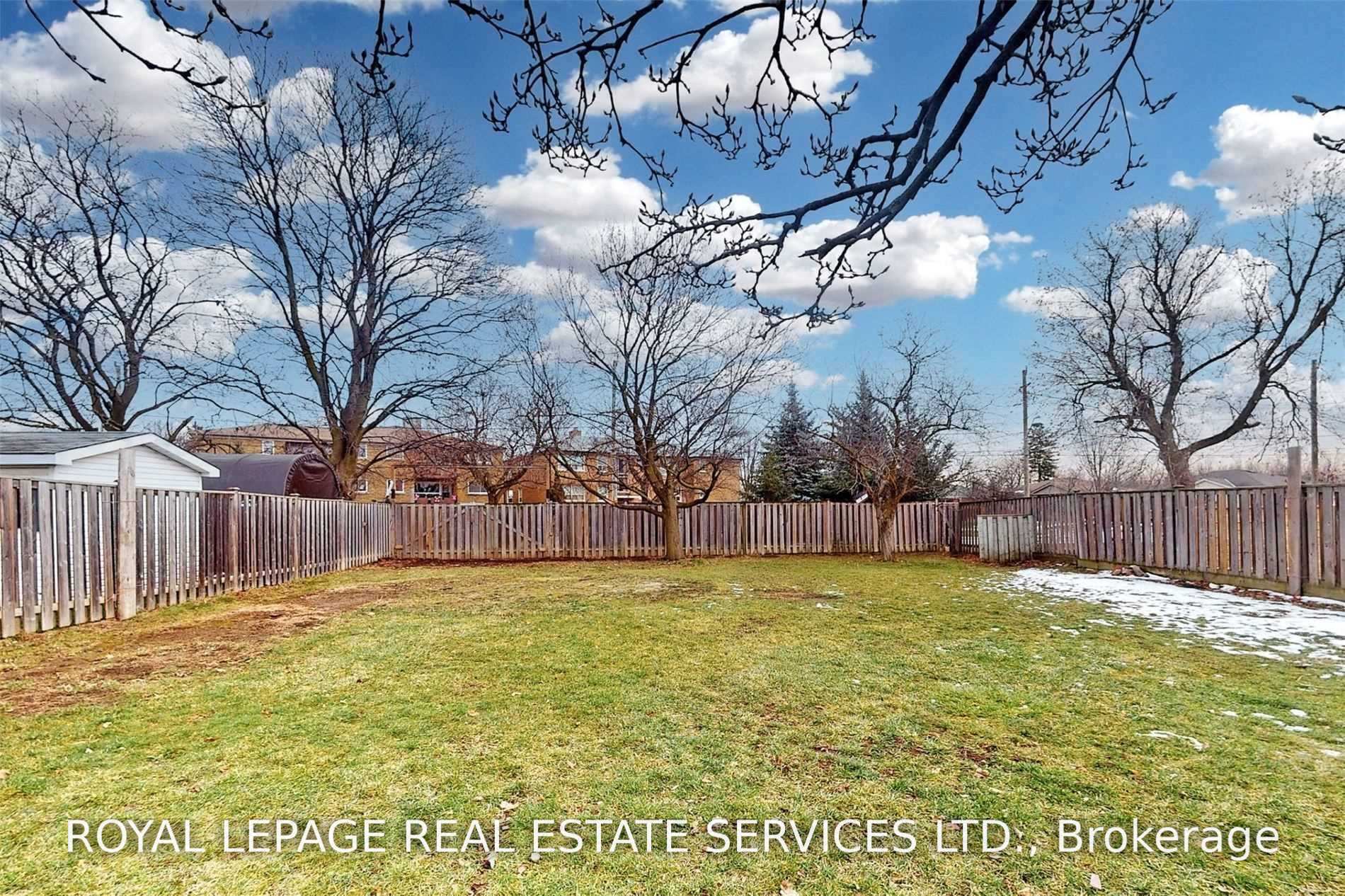 Photo 19 of 27 Normandy Boulevard, Halton Hills, Georgetown — HOMEH