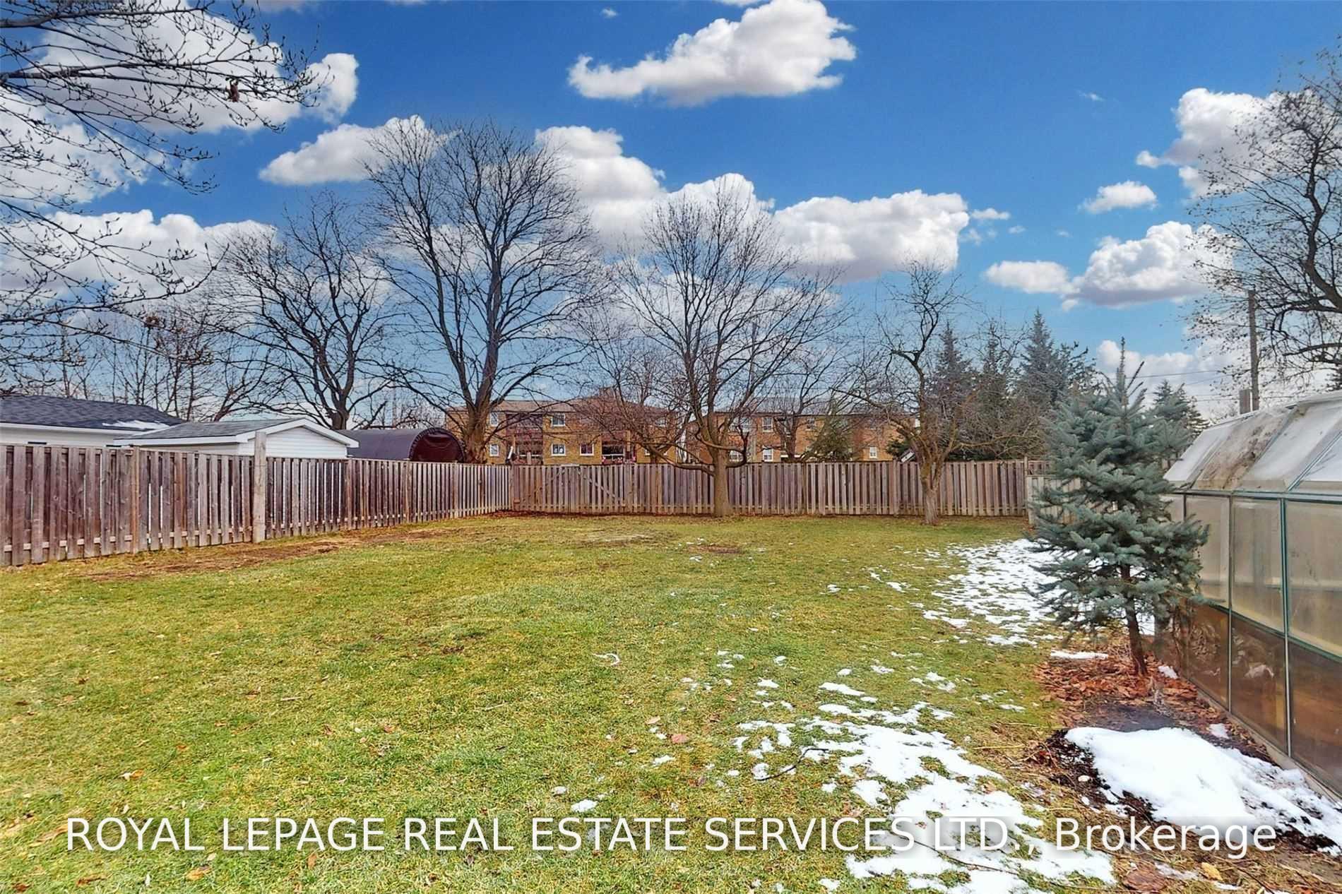 Photo 20 of 27 Normandy Boulevard, Halton Hills, Georgetown — HOMEH