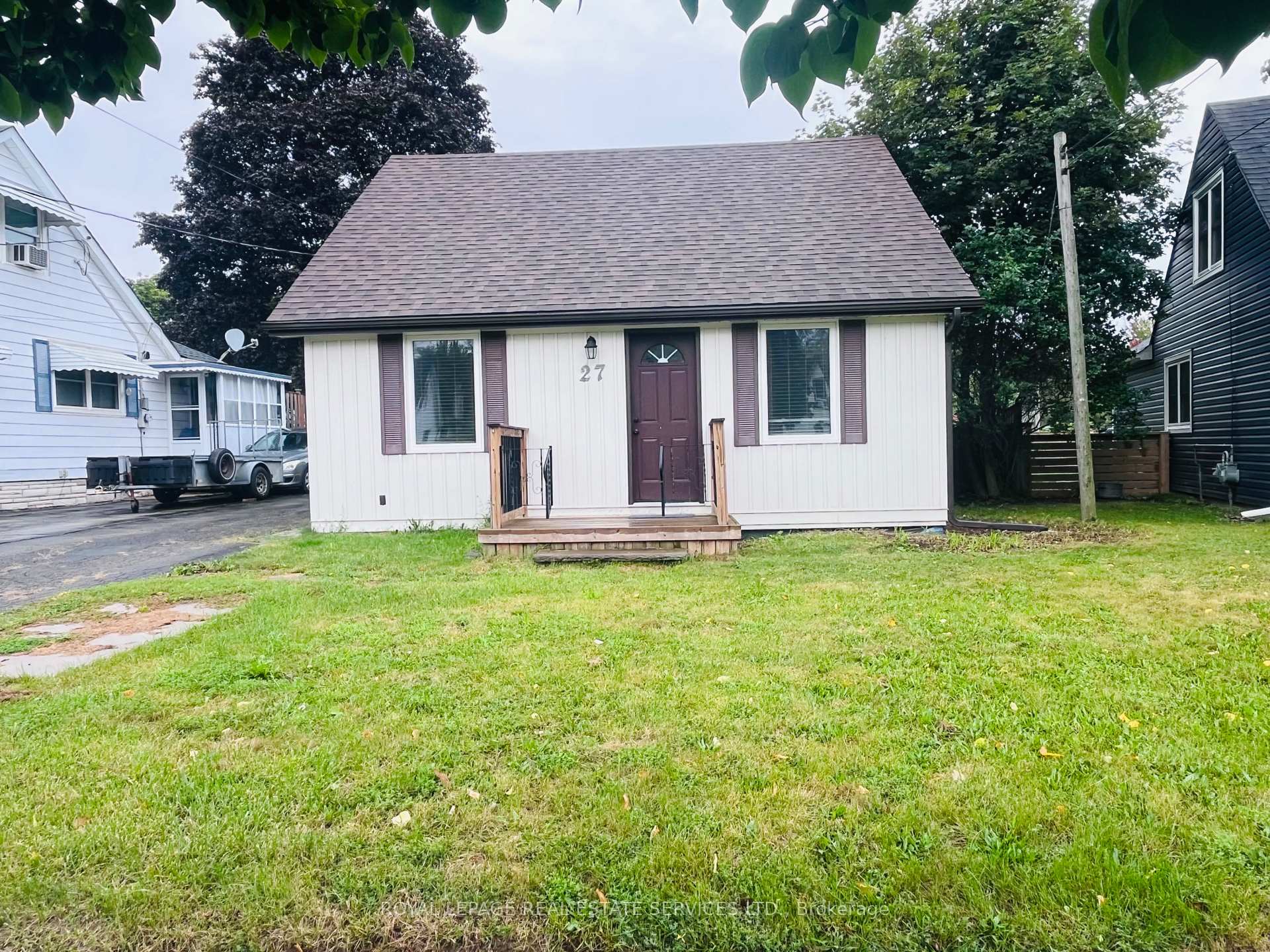 Photo 2 of 27 Normandy Boulevard, Halton Hills, Georgetown — HOMEH