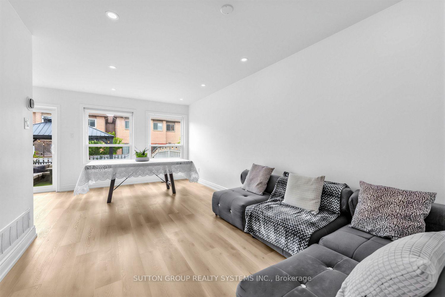 Photo 6 of 51 Gilgorm Road, Brampton, Brampton West — HOMEH