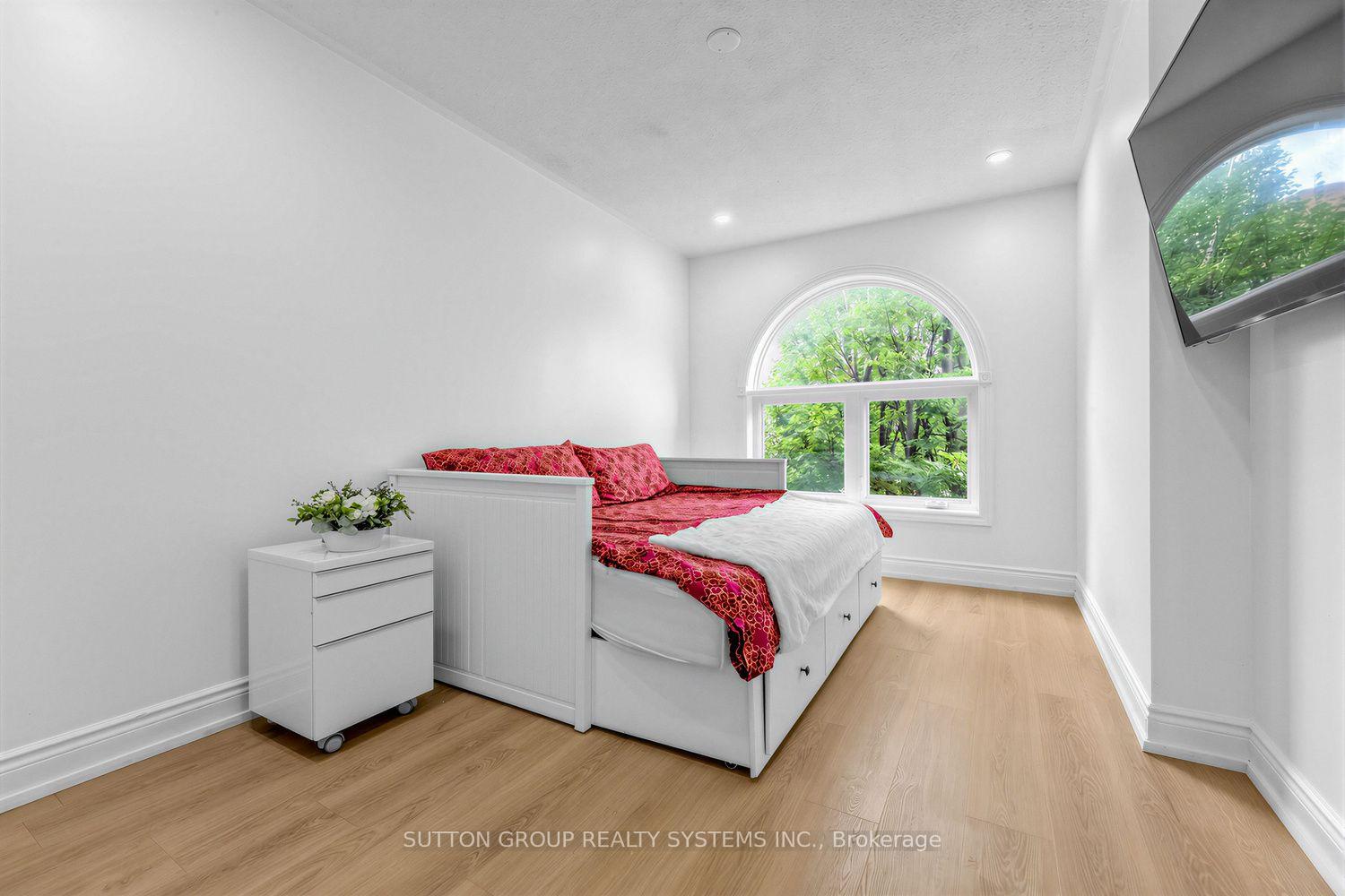 Photo 19 of 51 Gilgorm Road, Brampton, Brampton West — HOMEH