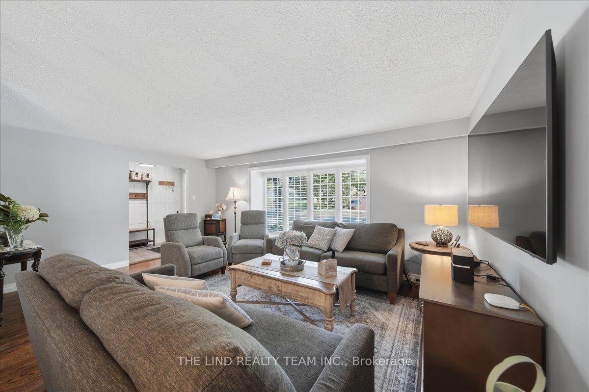 Photo 9 of 163 Orchard Heights Boulevard, Aurora, Aurora Heights — HOMEH