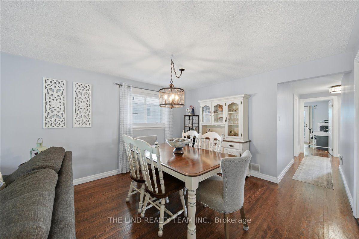 Photo 10 of 163 Orchard Heights Boulevard, Aurora, Aurora Heights — HOMEH