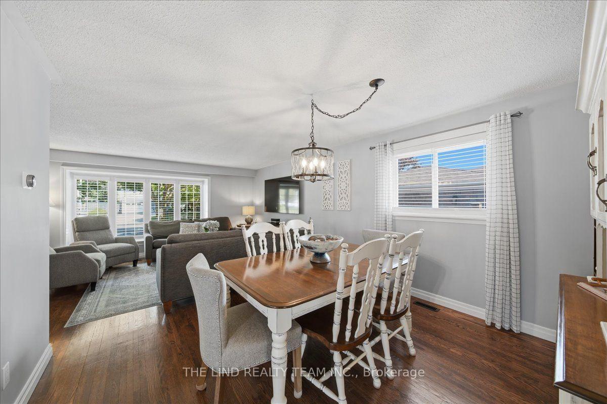 Photo 11 of 163 Orchard Heights Boulevard, Aurora, Aurora Heights — HOMEH