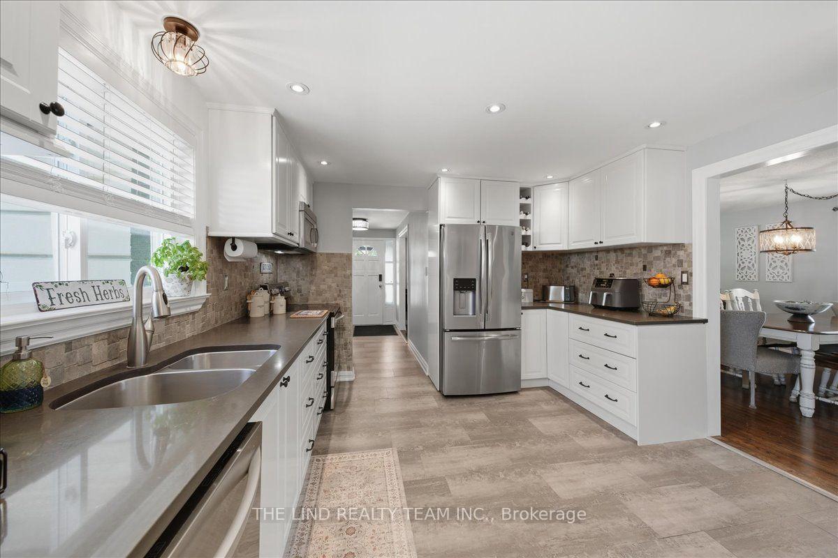 Photo 14 of 163 Orchard Heights Boulevard, Aurora, Aurora Heights — HOMEH