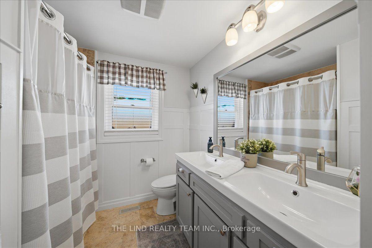 Photo 21 of 163 Orchard Heights Boulevard, Aurora, Aurora Heights — HOMEH