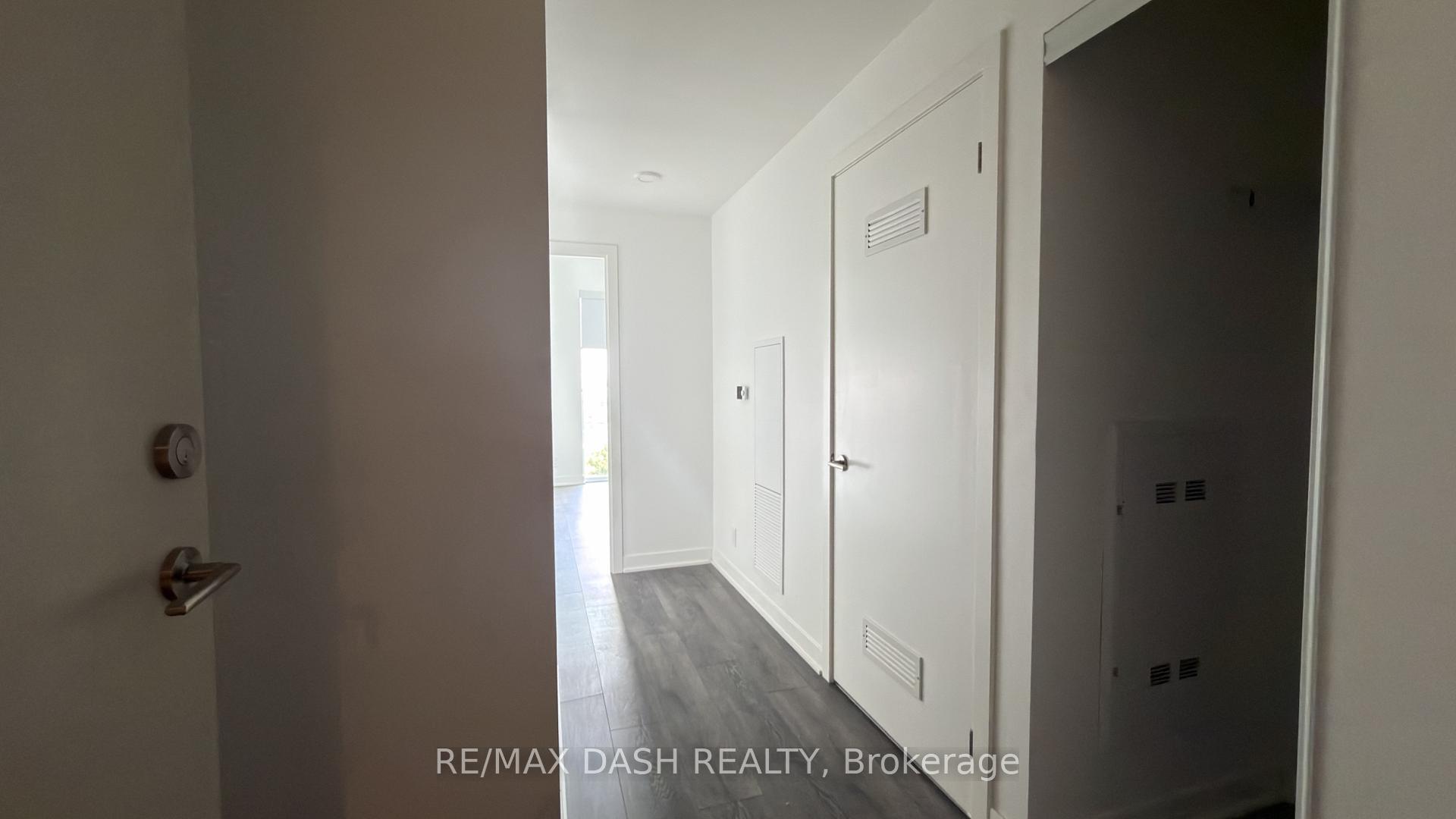 Photo 8 of Unit 1011, 6 Flavelle Trail, Vaughan, Steeles West Industrial — HOMEH