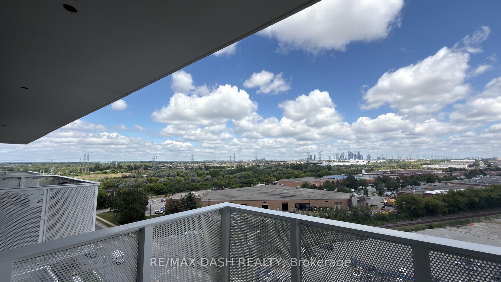 Photo 9 of Unit 1011, 6 Flavelle Trail, Vaughan, Steeles West Industrial — HOMEH
