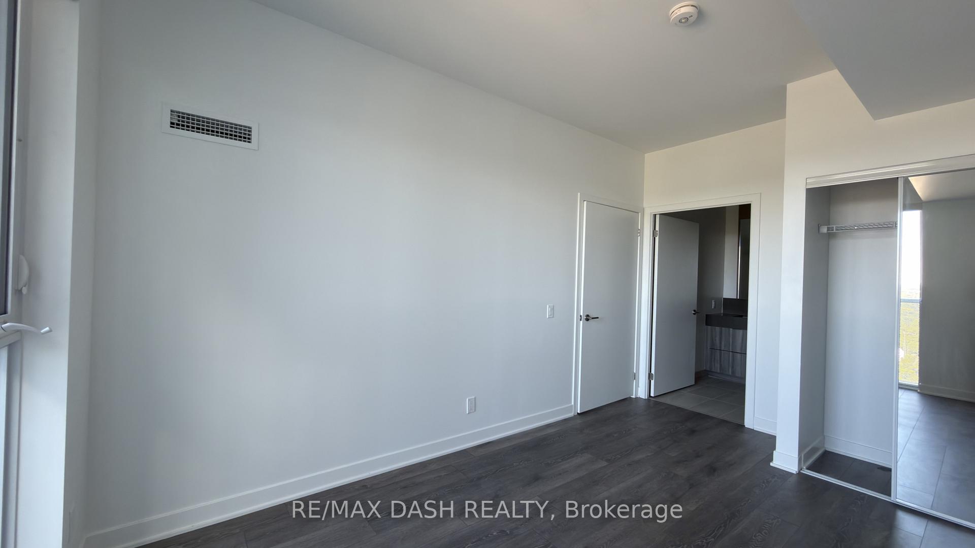 Photo 14 of Unit 1919, 6 Flavelle Trail, Vaughan, Steeles West Industrial — HOMEH