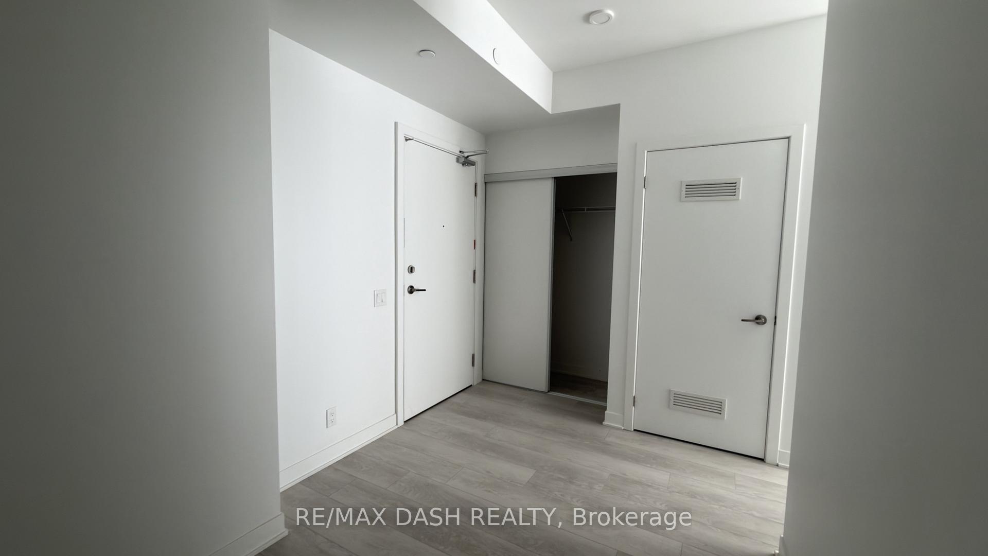 Photo 9 of Unit 2113, 6 Flavelle Trail, Vaughan, Steeles West Industrial — HOMEH