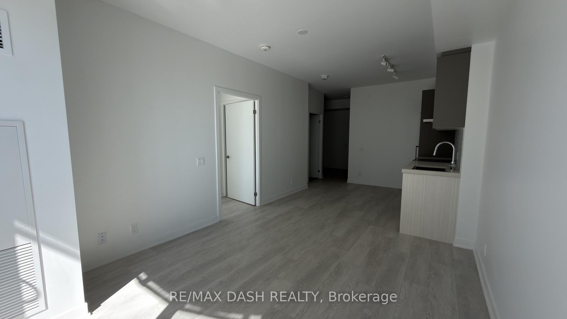 Photo 12 of Unit 2113, 6 Flavelle Trail, Vaughan, Steeles West Industrial — HOMEH