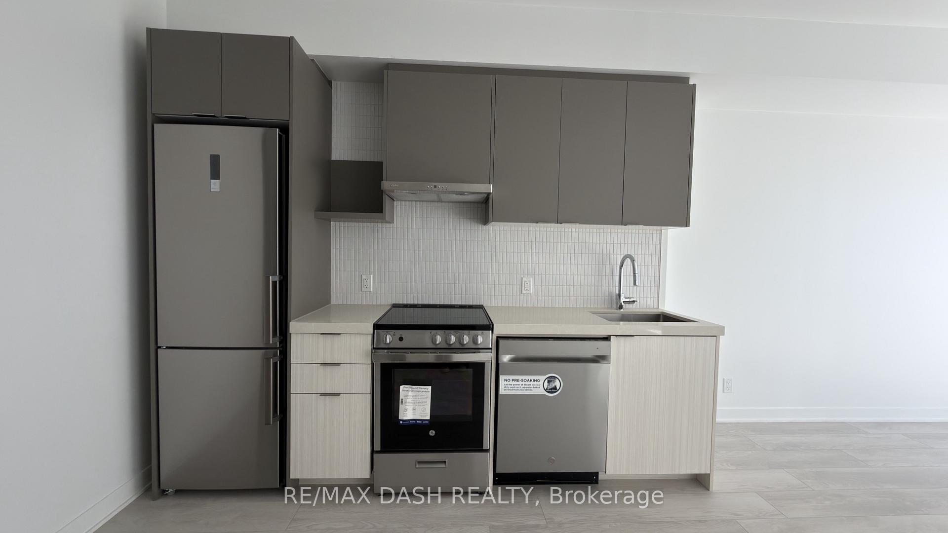 Photo 14 of Unit 2113, 6 Flavelle Trail, Vaughan, Steeles West Industrial — HOMEH