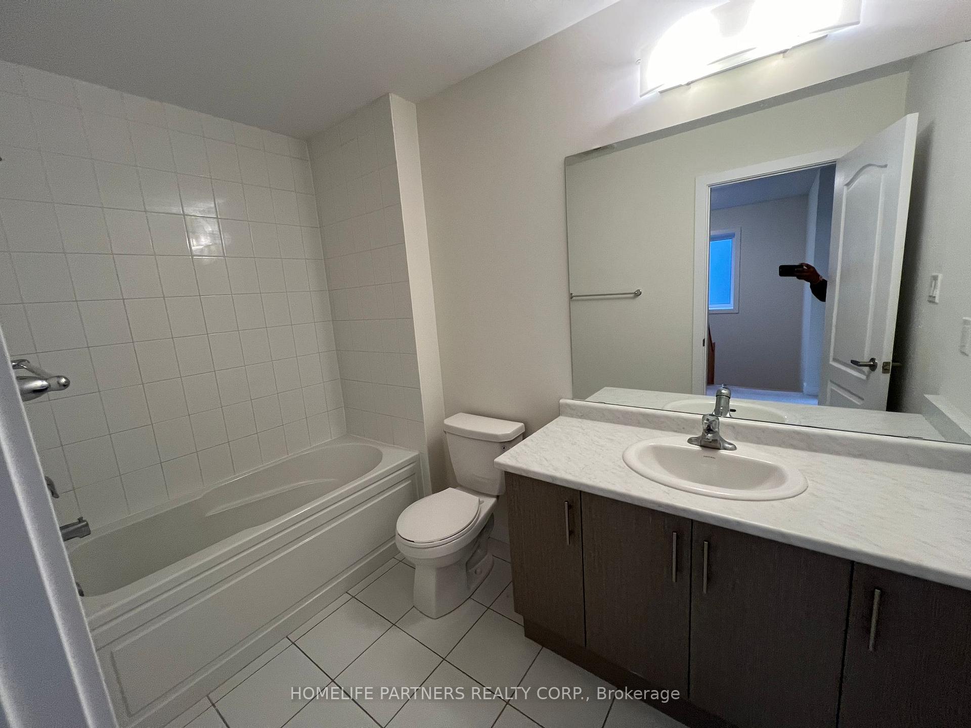 Photo 24 of 60 Monteith Drive, Brantford, Empire South — HOMEH