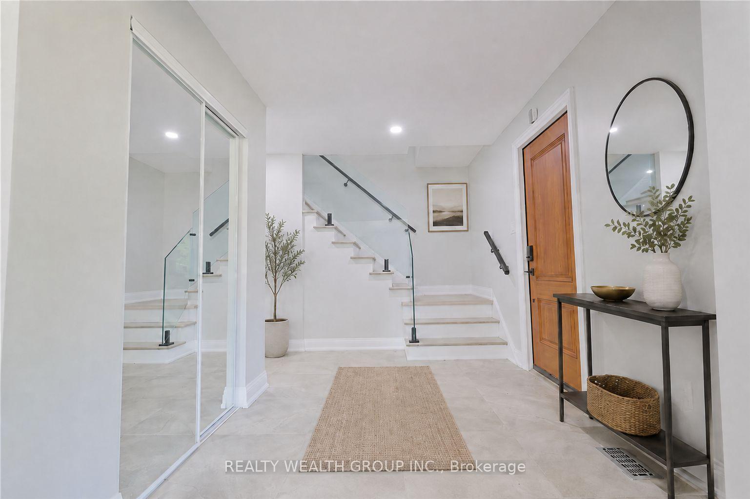 Photo 3 of 264 Shakespeare Drive, Waterloo, Beechwood — HOMEH