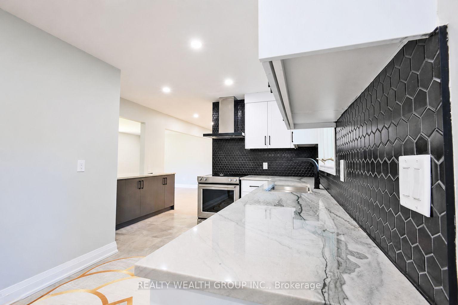 Photo 12 of 264 Shakespeare Drive, Waterloo, Beechwood — HOMEH