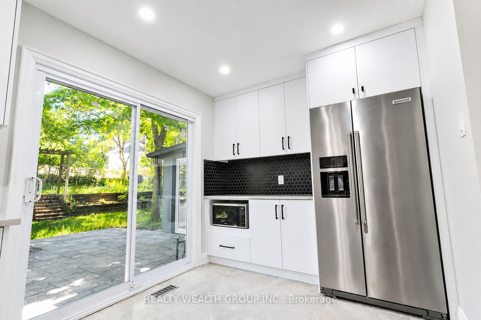 Photo 13 of 264 Shakespeare Drive, Waterloo, Beechwood — HOMEH