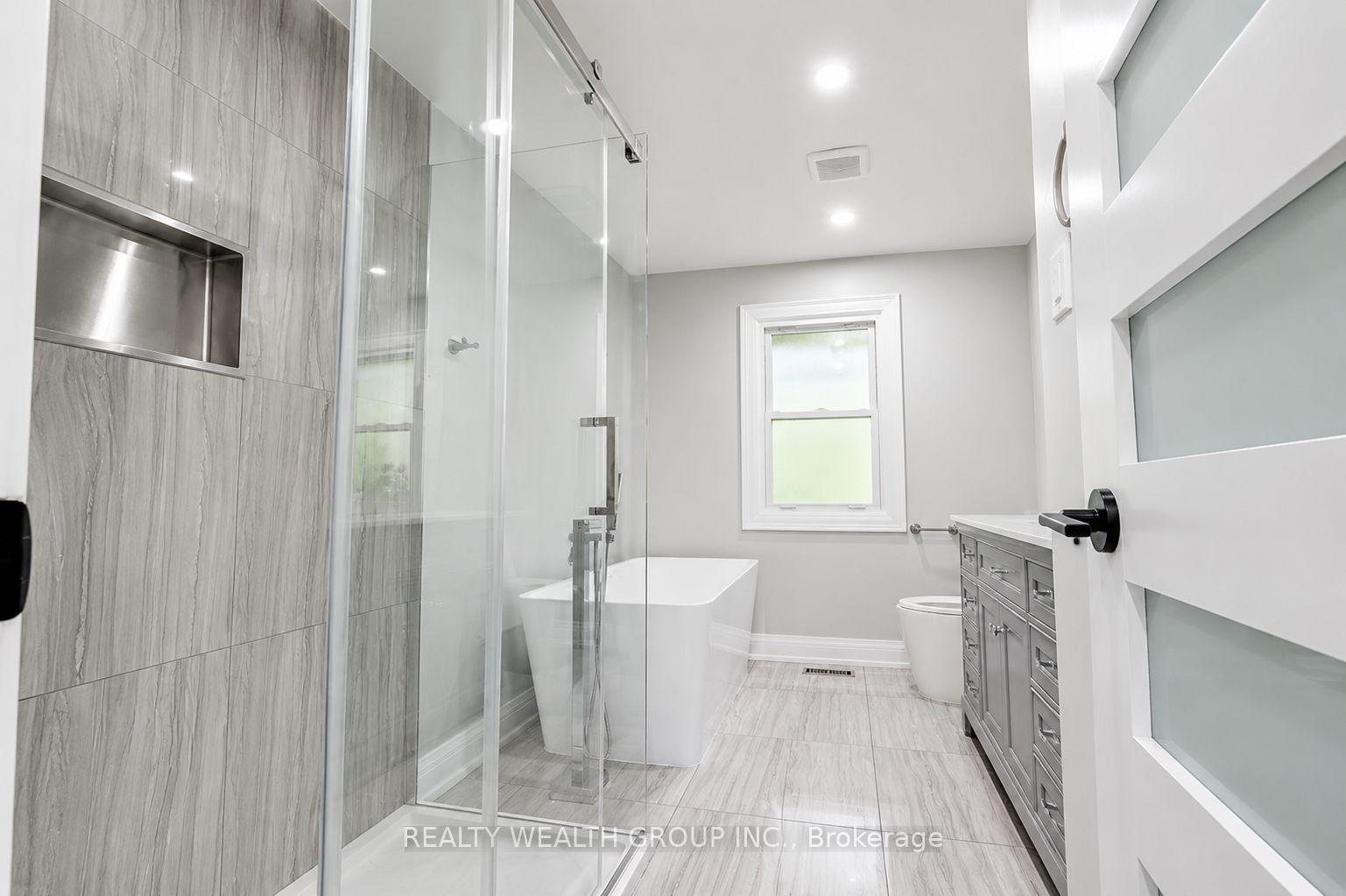 Photo 16 of 264 Shakespeare Drive, Waterloo, Beechwood — HOMEH