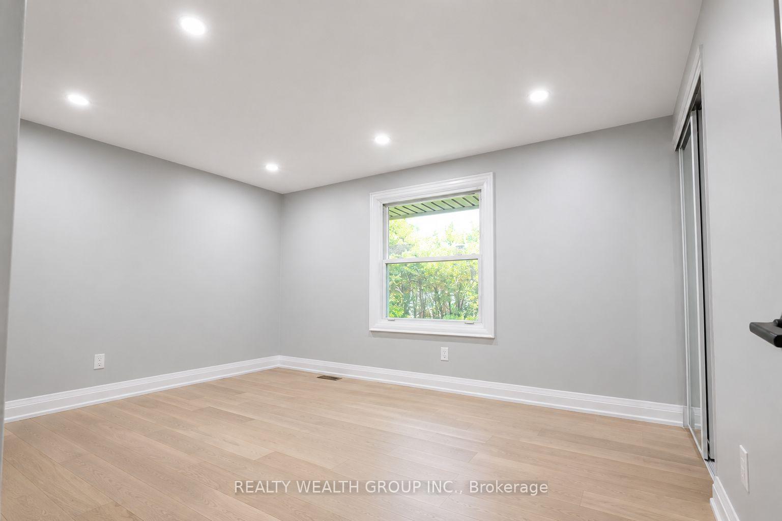 Photo 17 of 264 Shakespeare Drive, Waterloo, Beechwood — HOMEH