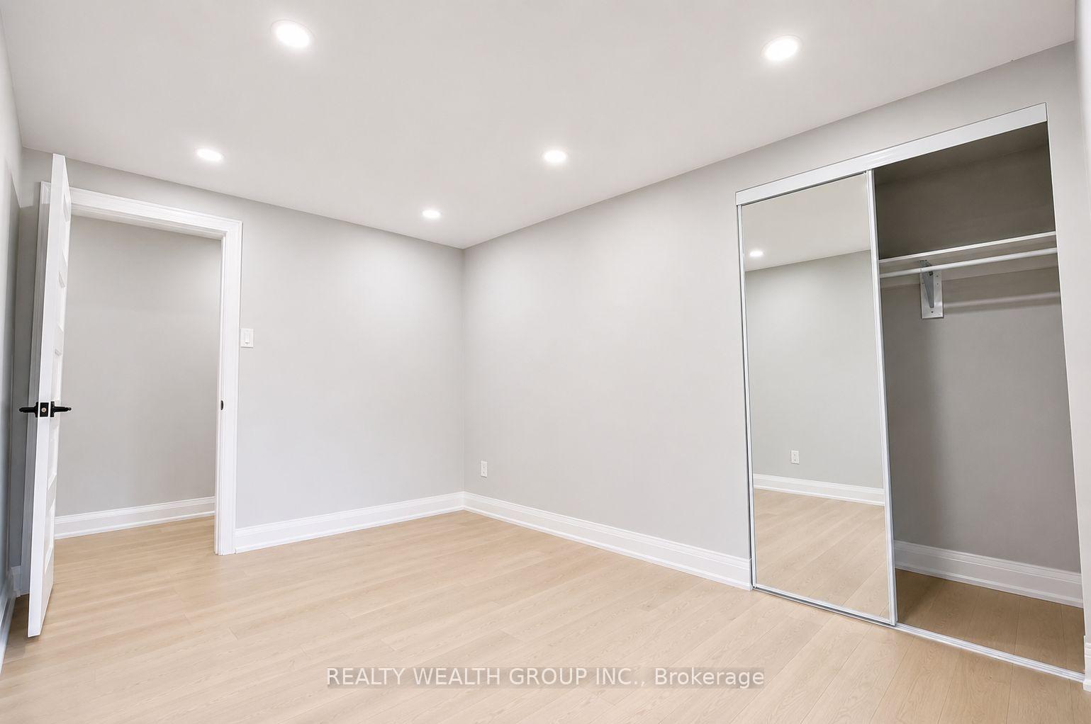 Photo 24 of 264 Shakespeare Drive, Waterloo, Beechwood — HOMEH
