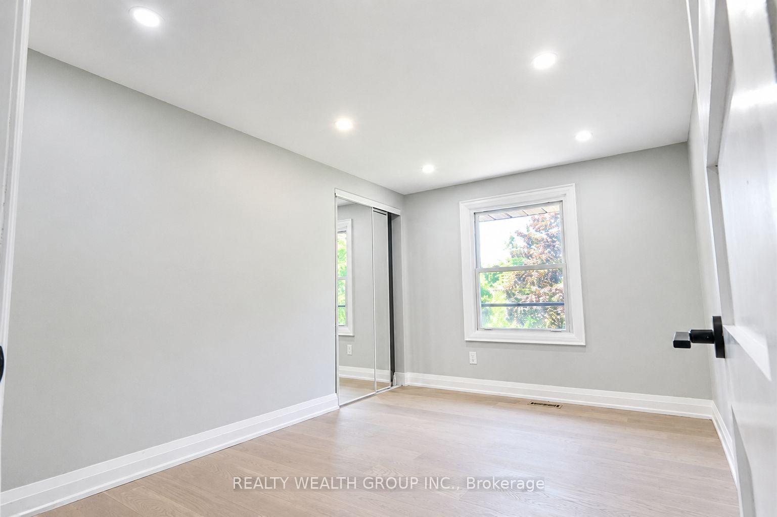 Photo 26 of 264 Shakespeare Drive, Waterloo, Beechwood — HOMEH