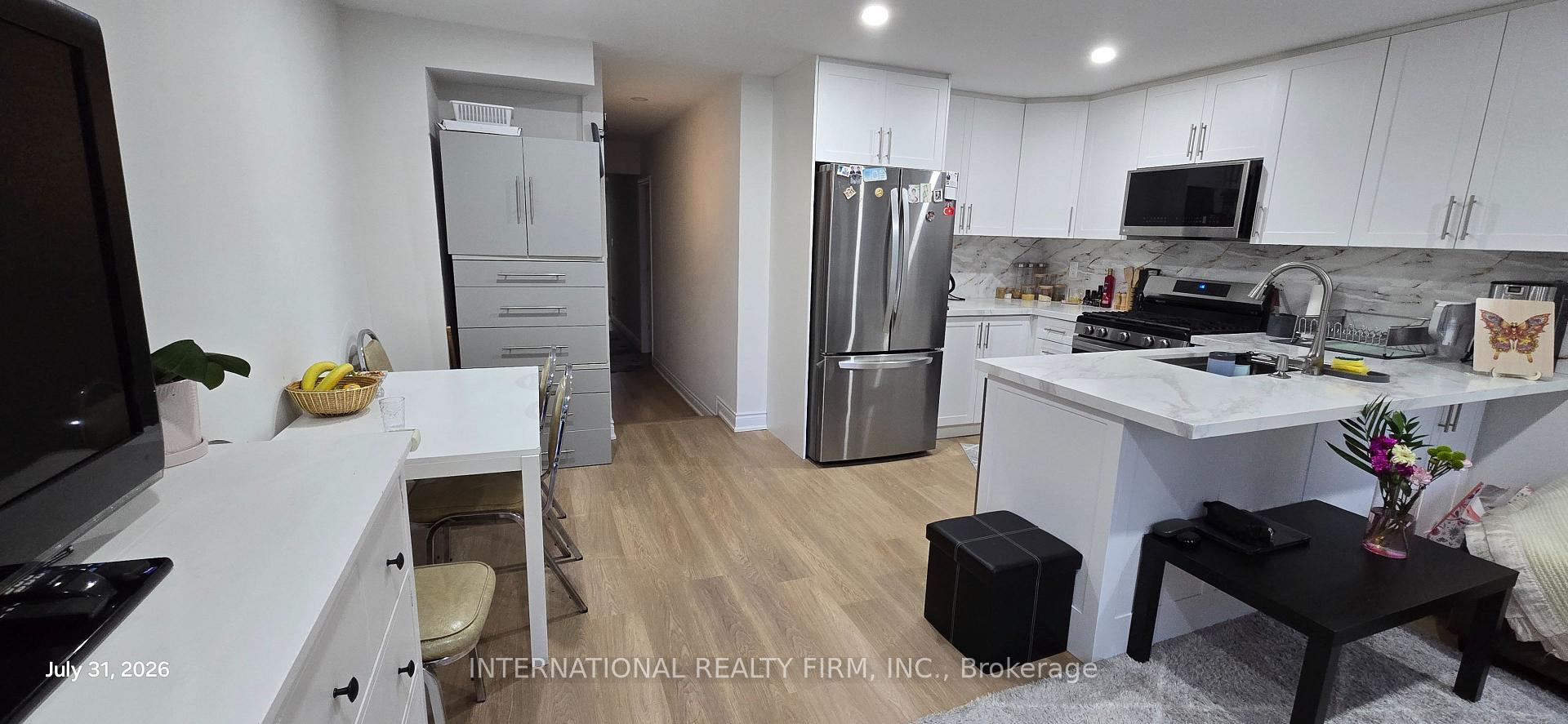 Photo 3 of Unit Main, 261 Soudan Avenue, Toronto, Mount Pleasant West — HOMEH
