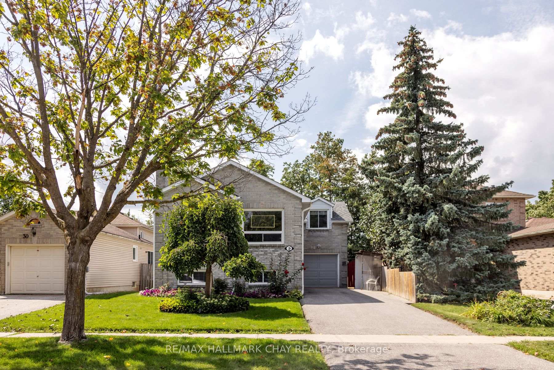 Photo 2 of 28 Pae Drive, Barrie, Painswick North — HOMEH