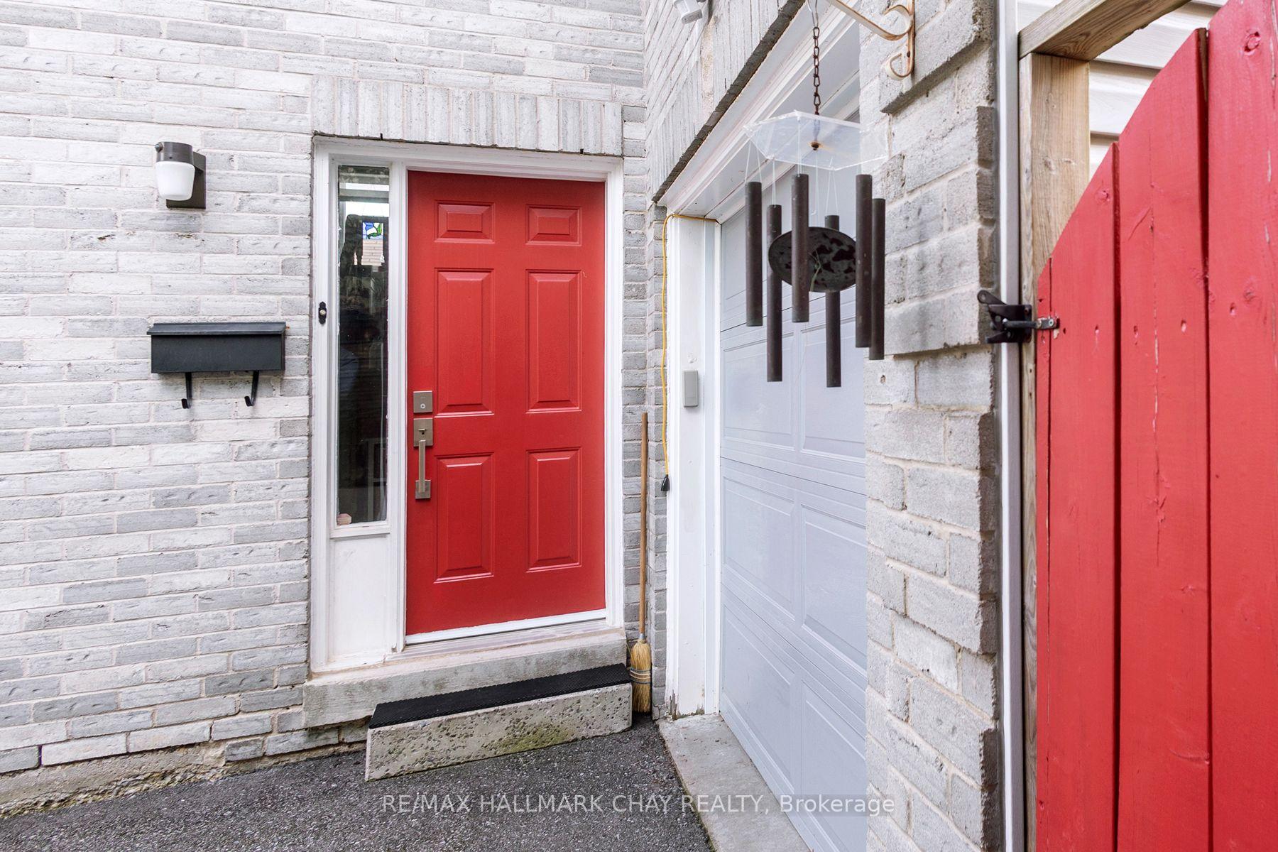 Photo 4 of 28 Pae Drive, Barrie, Painswick North — HOMEH