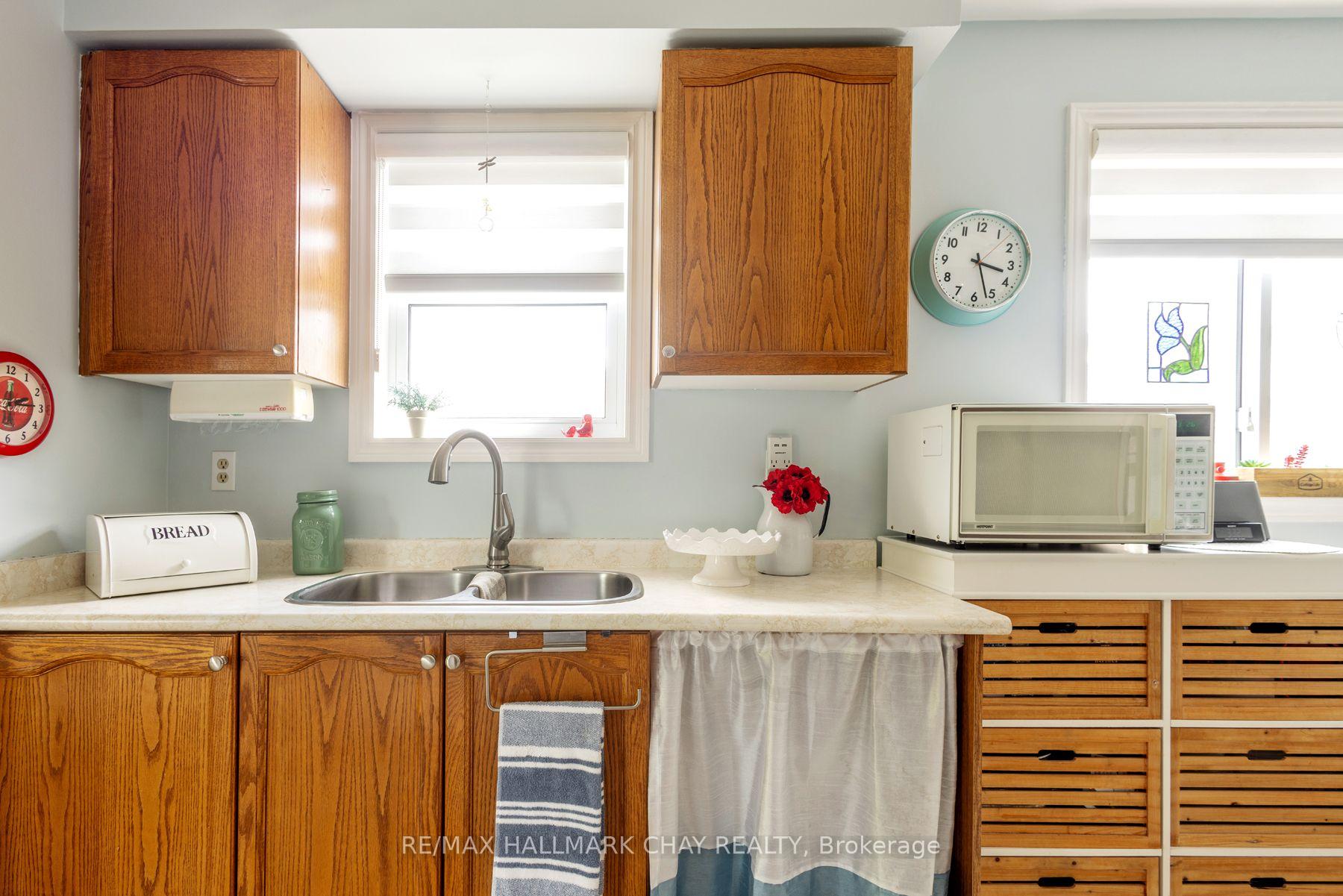 Photo 8 of 28 Pae Drive, Barrie, Painswick North — HOMEH