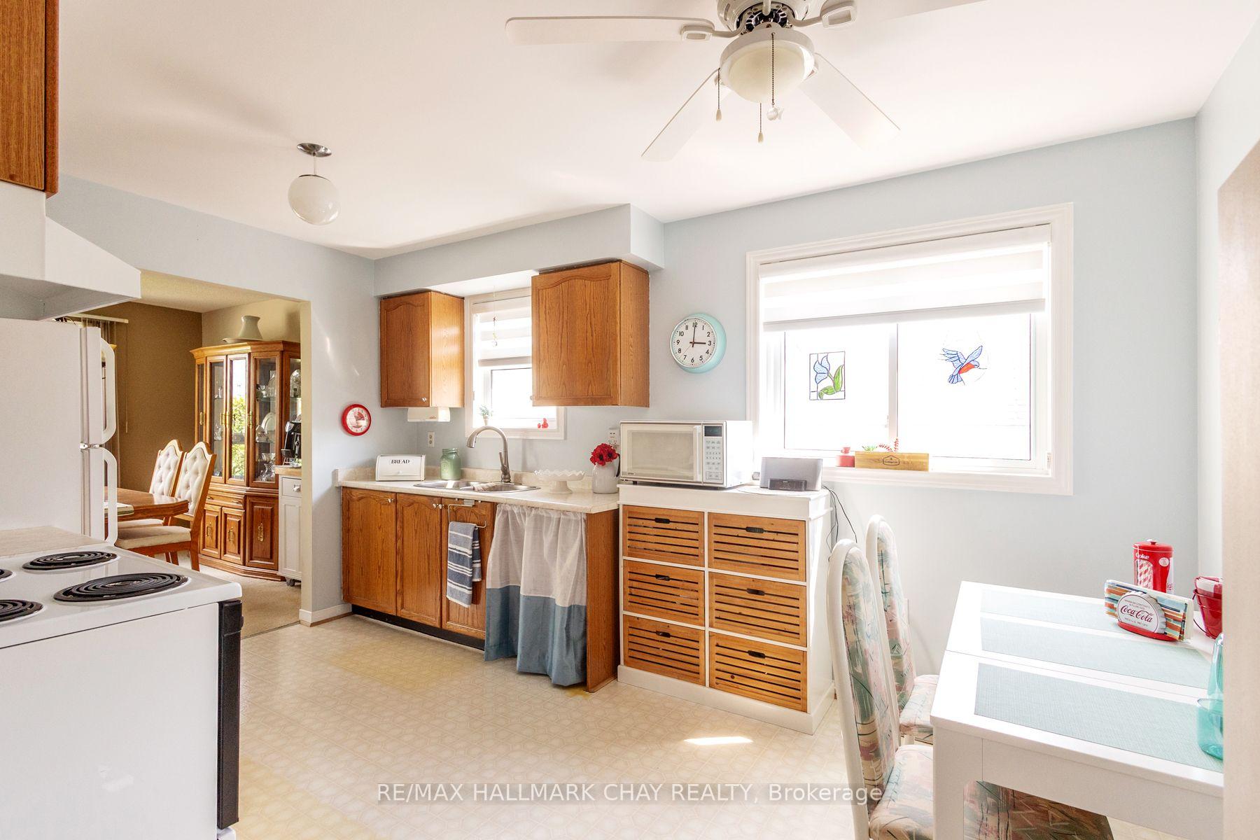 Photo 9 of 28 Pae Drive, Barrie, Painswick North — HOMEH