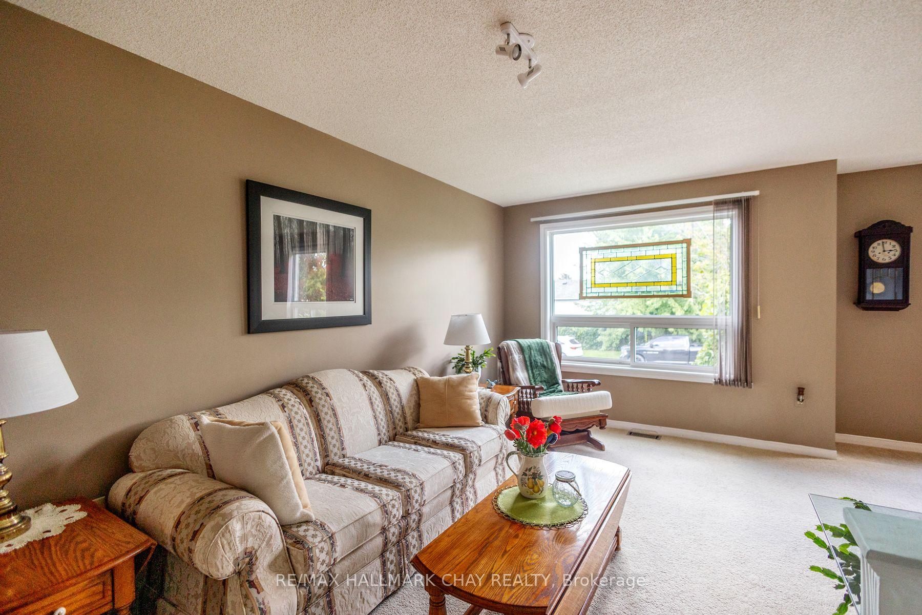 Photo 18 of 28 Pae Drive, Barrie, Painswick North — HOMEH