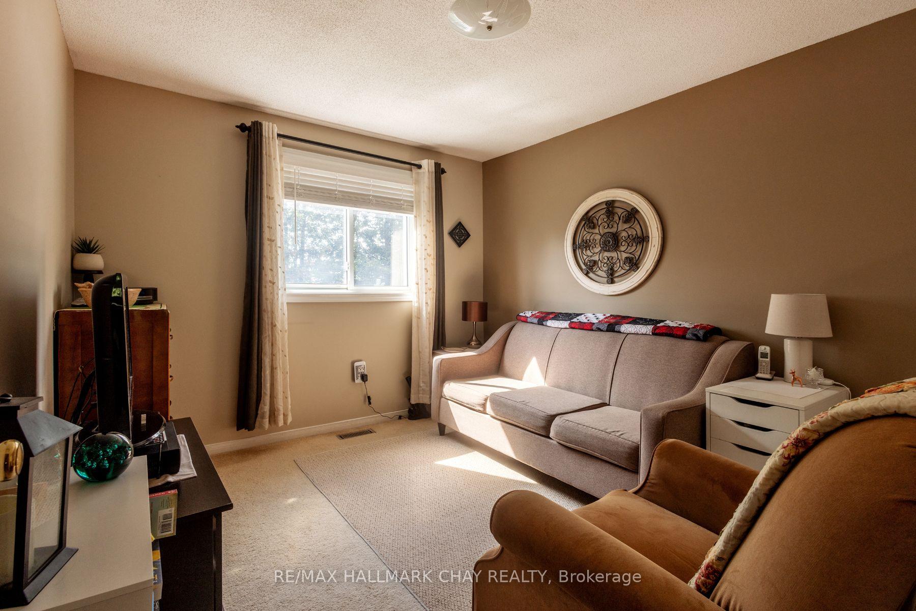 Photo 20 of 28 Pae Drive, Barrie, Painswick North — HOMEH