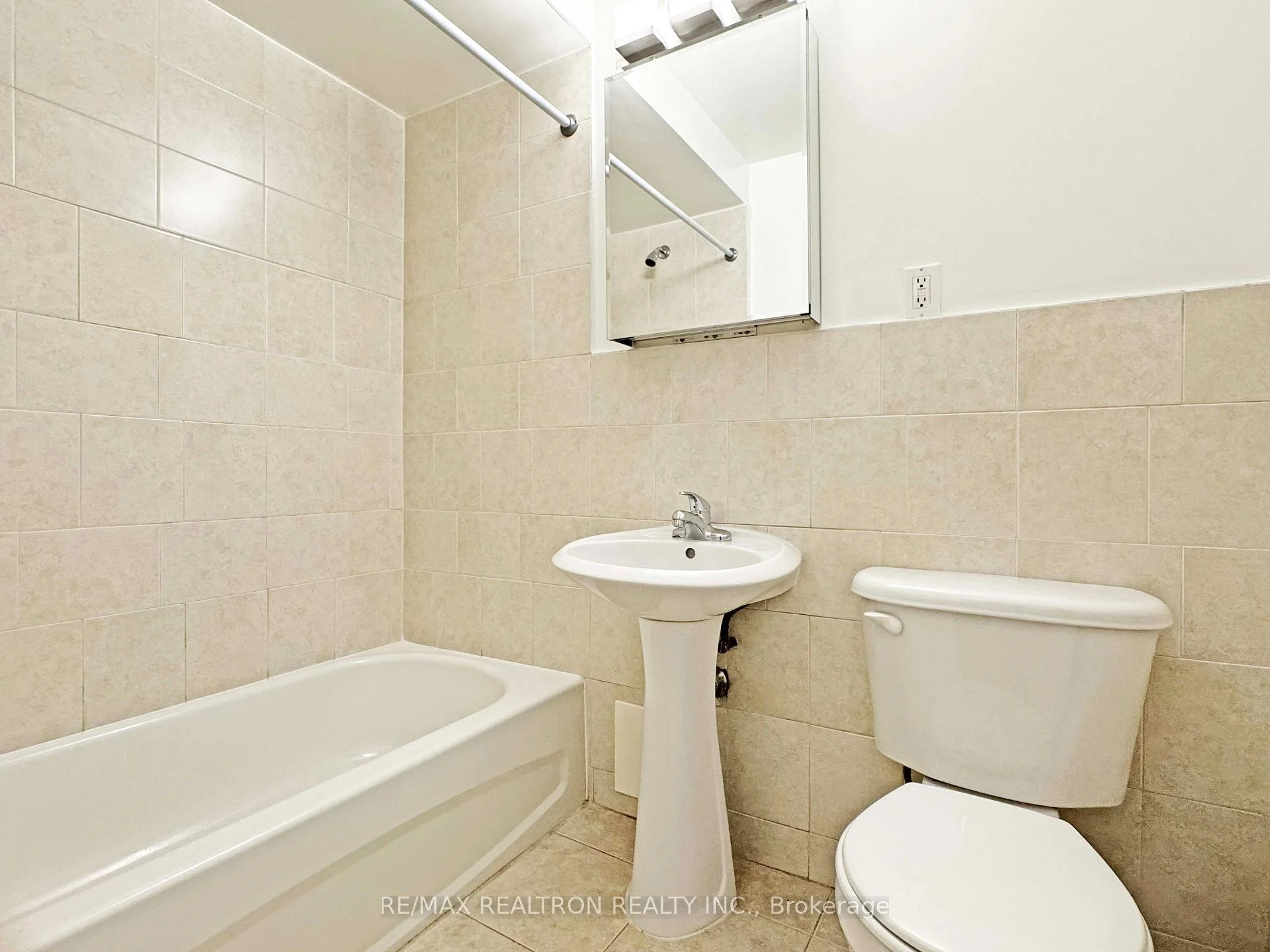 Photo 23 of Unit 408, 990 Avenue Road, Toronto, Yonge-Eglinton — HOMEH