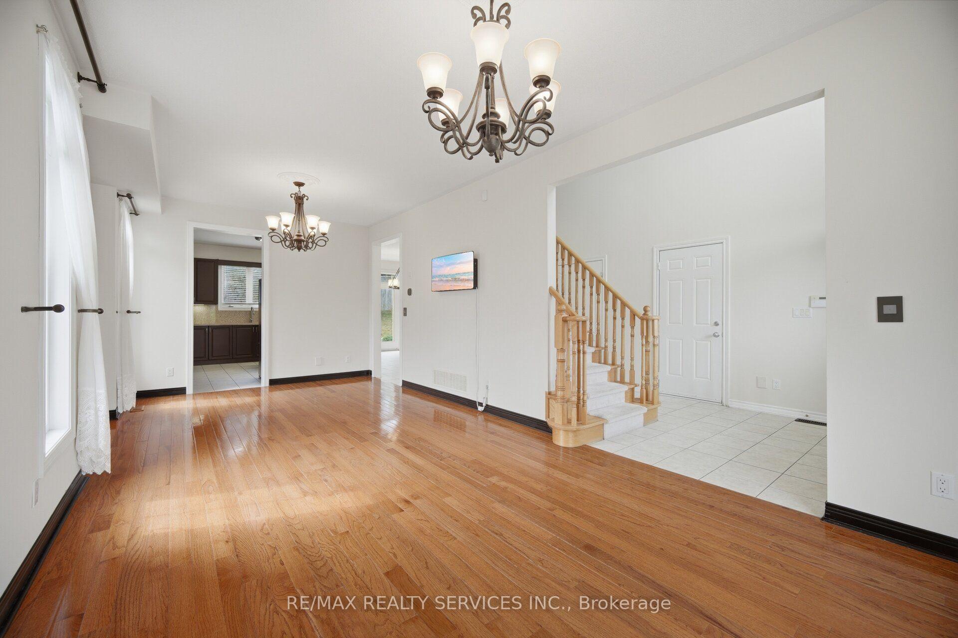 Photo 10 of 15 Upper Canada Drive, Erin, Rural Erin — HOMEH