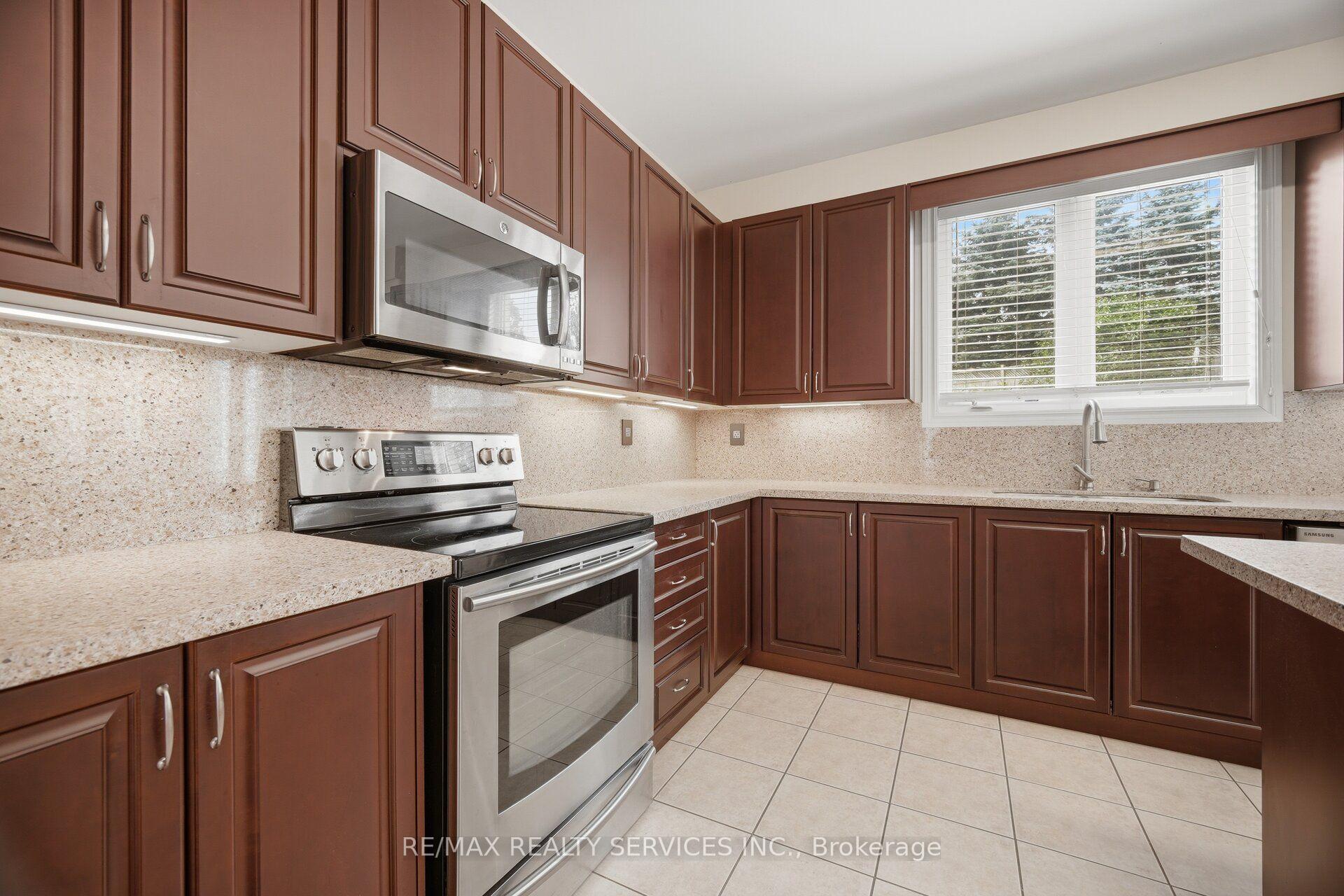 Photo 16 of 15 Upper Canada Drive, Erin, Rural Erin — HOMEH