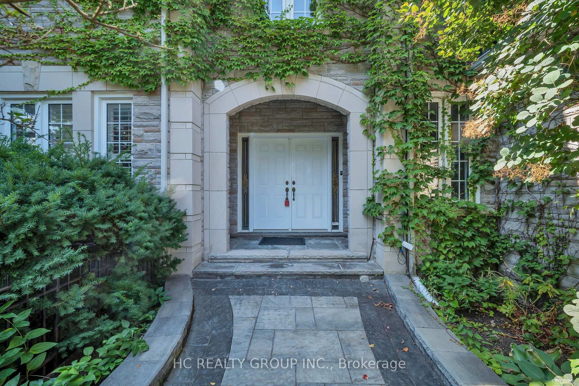 Photo 2 of 77 Sutcliffe Crescent, Markham, Cachet — HOMEH