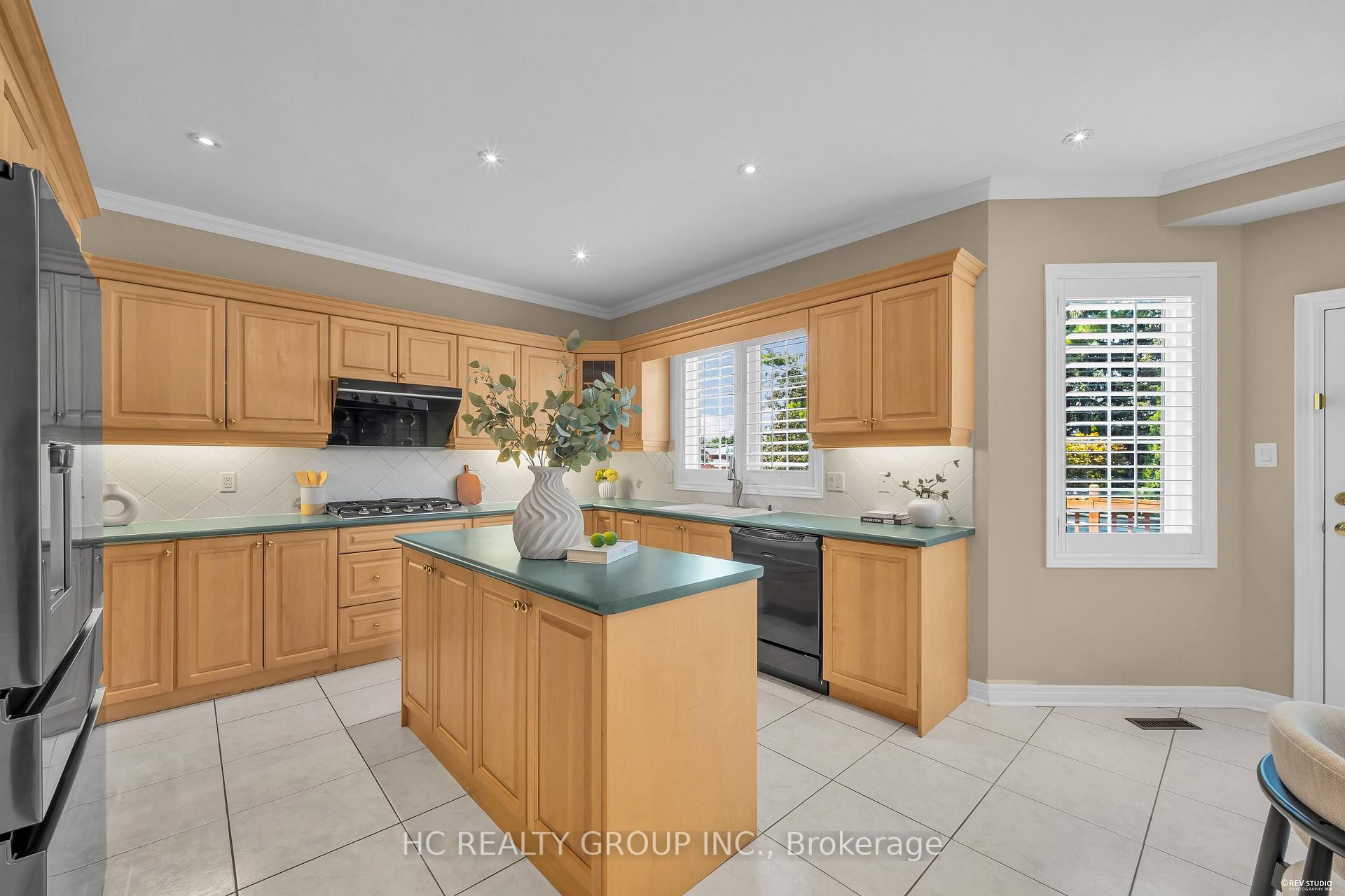 Photo 18 of 77 Sutcliffe Crescent, Markham, Cachet — HOMEH