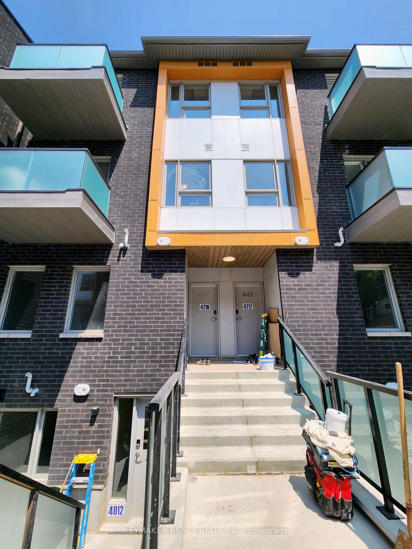 Front of Unit 439, 2789 Eglinton Avenue E