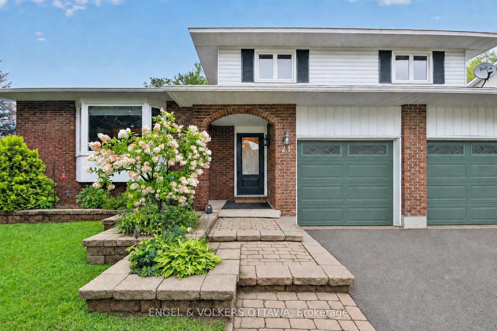 Photo 3 of 21 Stroughton Crescent, Ottawa, Munster — HOMEH