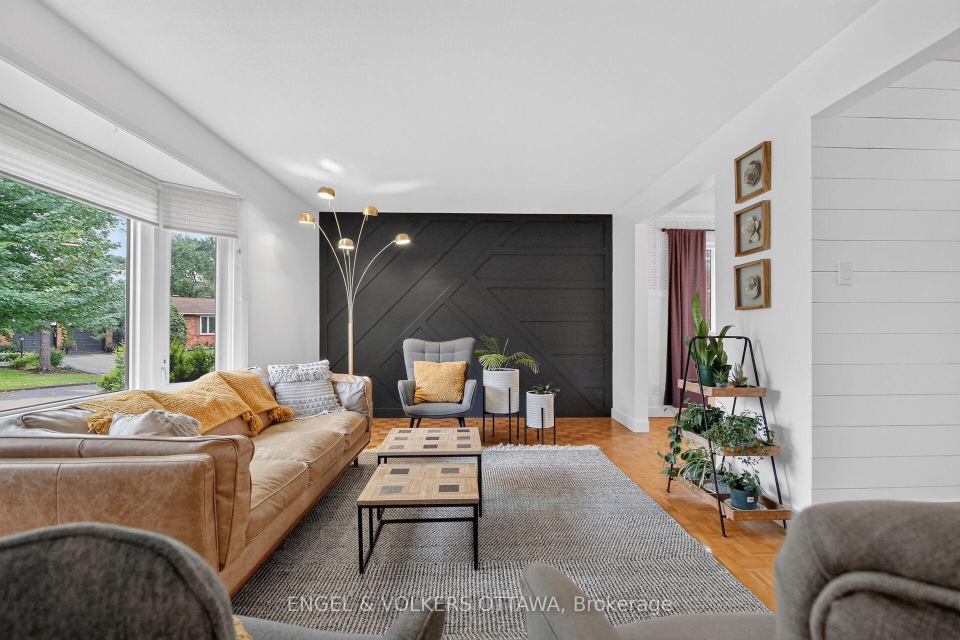 Photo 7 of 21 Stroughton Crescent, Ottawa, Munster — HOMEH