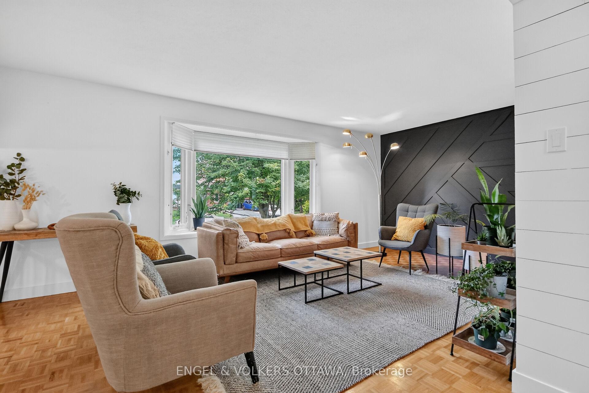 Photo 9 of 21 Stroughton Crescent, Ottawa, Munster — HOMEH